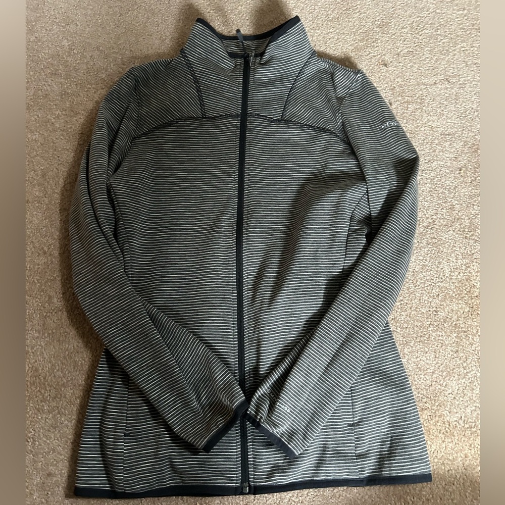 🇨🇦columbia grey striped zip up sweater